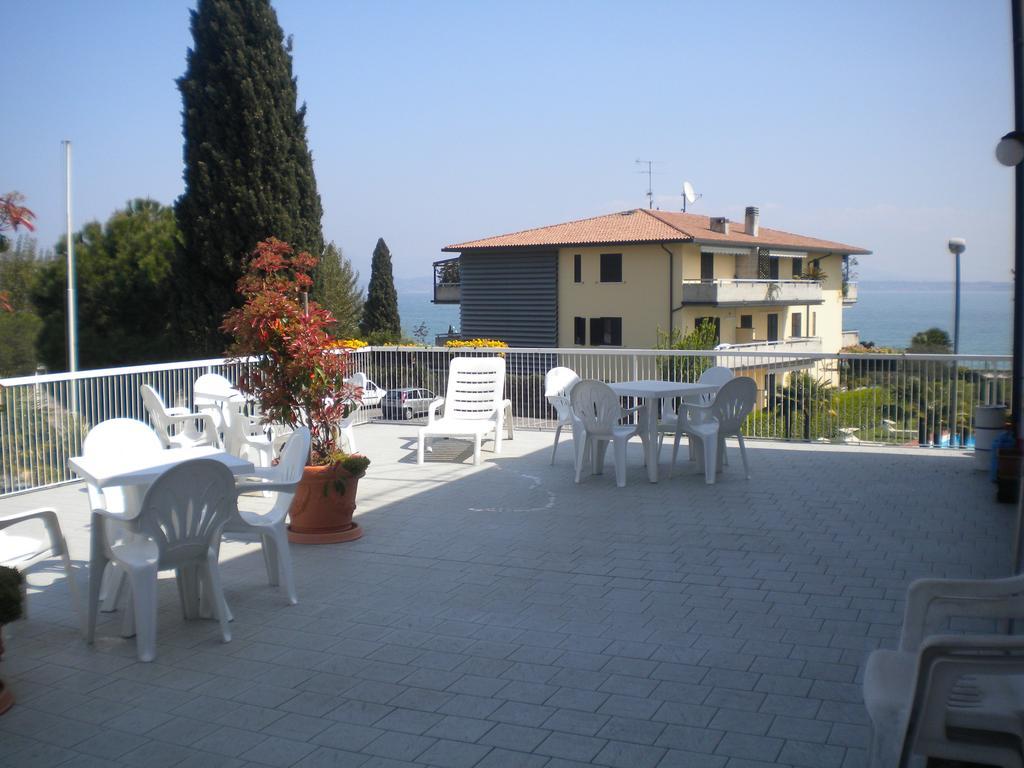 Residence Poggio Al Lago Sirmione Quarto foto